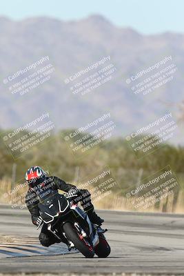 media/Dec-01-2025-Moto Forza (Mon) [[2daa91e15f]]/2-Intermediate Group/Session 3 (Turn 3)/